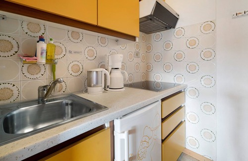 Burgusio Apartment | Vacation Apartment "Sonnenhof Sonnblume" with Mountain View, Terrace & BBQ