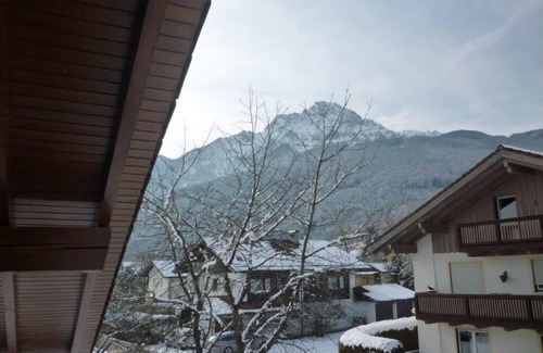 Aufham Apartment | Vacation apartment- 4 persons, 100sqm, 2 bedrooms, tiled stove, 2 balconies