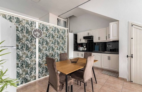 La Listada Apartment | Vacation Apartment 'Apartamento La Listada Bajo' with Wi-Fi
