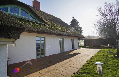 Wiek Apartment | Vacation apartment close to the beach with sea view - Ferienhaus Strandlatscher FeWo 02