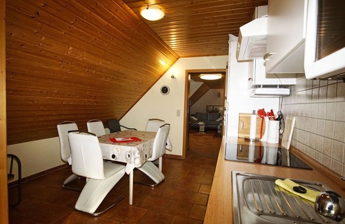Wiek Apartment | Vacation apartment close to the beach with sea view - Ferienhaus Strandlatscher FeWo 03