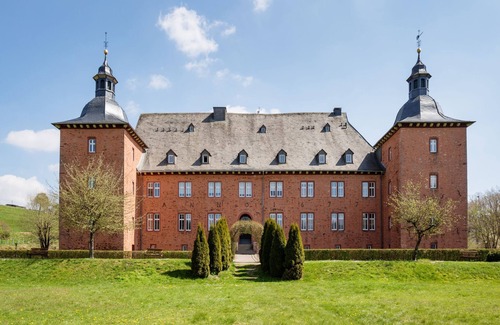 Oberhundem Apartment | Vacation apartment with 70sqm, 1 bedroom, 1 living-bedroom, max. 4 persons