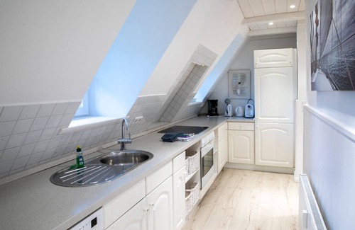 Wrixum Apartment | Vacation apartment Silbermöwe- Herrenhof Wrixum - Vacation in the historic