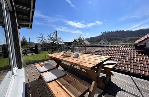 Ueberlingen Apartment | Vacation apartment Eiche - Landhaus zum See Überlingen-Nesselwangen
