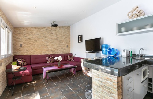 El Chorrillo Apartment | Vacation Apartment 'Paraíso Radazul' with Shared Pool, Shared Terrace and Wi-Fi