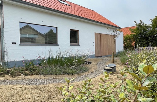 Oostduinkerke-Bad House | Vacation apartment HOY is a completely renovated vacation home for 8p, 950m from the sea