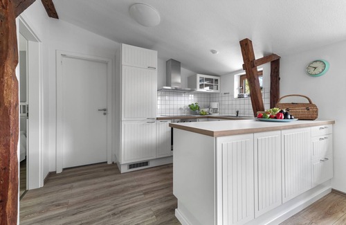 Steinberg Apartment | Vacation apartment in the country house "Hohe Luft" with large garden and 1500 m to the Baltic Sea