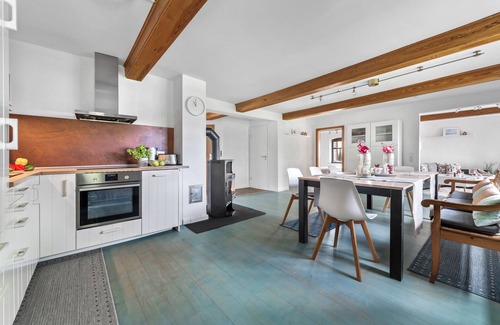Steinberg Apartment | Vacation apartment in the country house "Hohe Luft" with large garden and 1500m to the Baltic Sea