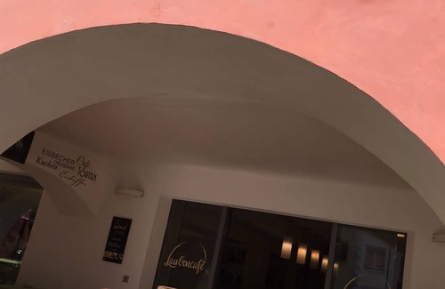 Caldaro Sulla Strada del Vino Apartment | Vacation apartment in the heart of Kaltern with a terrace to fall in love with