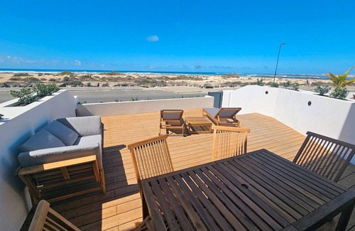 El Cotillo Apartment | Vacation Apartment 'Maar Suites Cotillo 2 - Seafront' with Sea View, Private Terrace and Wi-Fi