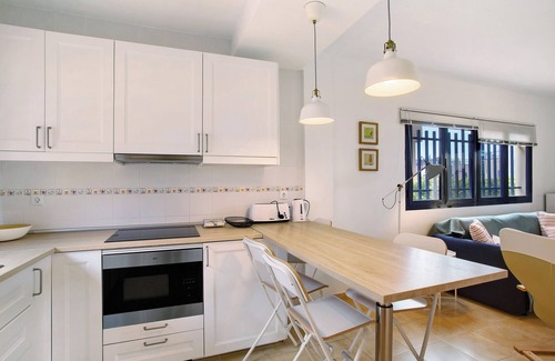 Costa Meloneras Apartment | Vacation Apartment 'Meloneras 1' with Shared Pool, Wi-Fi and Air Conditioning