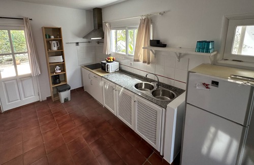 Tinajo Apartment | Vacation Apartment 'Majo's Retreat' with Private Terrace and Wi-Fi
