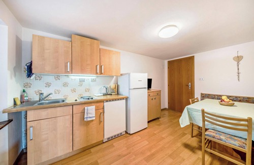 San Genesio Atesino Apartment | Vacation Apartment "Malgorerhof Sonja" with Mountain View, Wi-Fi & Shared Garden