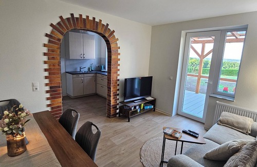 Eichen Apartment | Vacation apartment - panoramic terrace & rural tranquillity