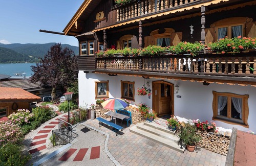 Schliersee Apartment | Vacation apartment Sonnenblume - Gästehaus Forelle am See