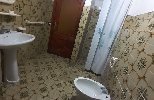 Succhivo Apartment | Vacation apartment sleeps 6 just 50 meters from Chiaia beach