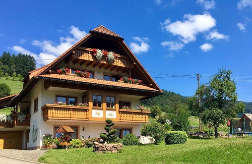 Haslachsimonswald Apartment | Vacation apartment Talblick