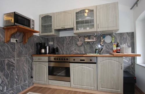 Thale Apartment | Vacation apartment Theophanu - Therme included - Ferienwohnungen Am Kurpark - Fam.