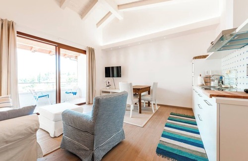Malcesine Old Town Apartment | Vacation Apartment “Vecchio Frantoio” with Lake View, Mountain View & Terrace