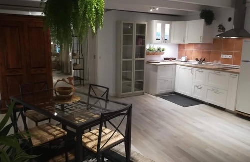 Macher Apartment | Vacation Apartment 'Villa Lilli' with Sea View, Private Pool and Wi-Fi