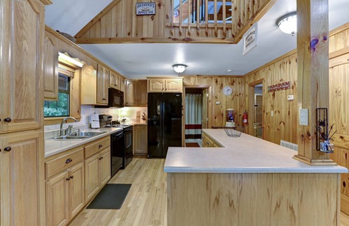 Unaka House | Vacation at a family & pet friendly cabin in the Blue Ridge mountains!
