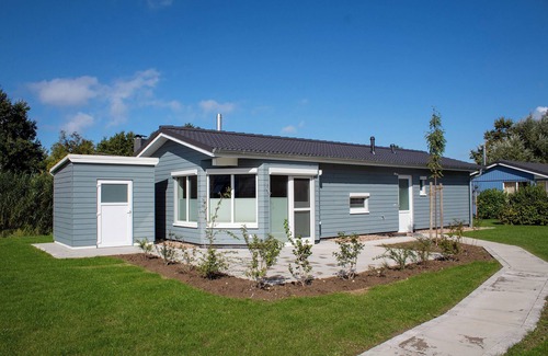 Dorumer Neufeld House | Vacation bungalow Mellumplate 20, modern and at ground level.