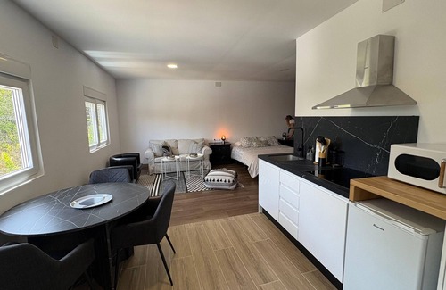 Los Portales Apartment | Vacation 'Bastion Del Drago - 5' with Mountain View, Shared Terrace and Wi-Fi