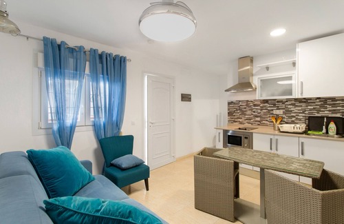 Playa de Arinaga Apartment | Vacation 'Casa Paula - 24' with Mountain View, Private Pool and Wi-Fi