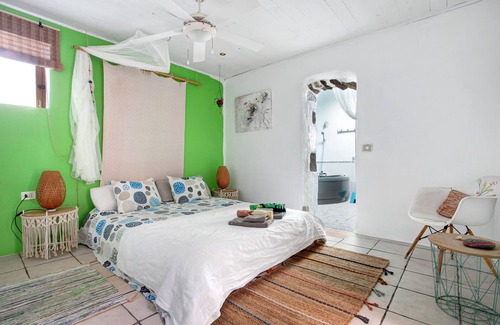 Tabayesco Ski Chalet | Vacation Chalet Casa Azul with Mountain View, Wi-Fi, Garden & Terrace