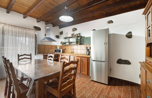 La Matanza de Acentejo House | Vacation Home 'Los Panaderos' with Mountain View, Balcony and Wi-Fi