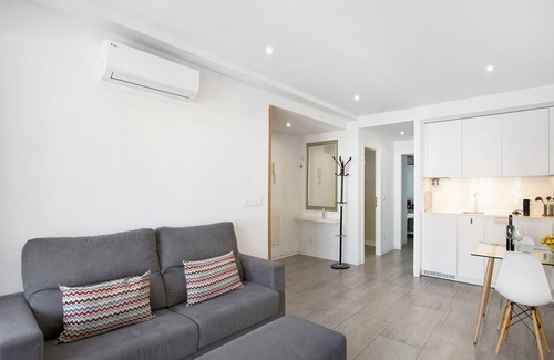 Los Llanos Apartment | Vacation Home 'Flying La Palma - Yellow' with Mountain View, Terrace & Wi-Fi