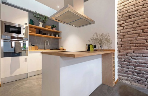 Santa Cruz de Tenerife House | Vacation Home 'Casita Ravina' with Wi-Fi, Garden & A/C