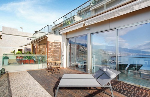 Tabaiba Apartment | Vacation Apartment 'Mirador Terrazas Del Mar' with Shared Pool, Wi-Fi and Air Conditioning
