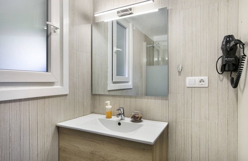 Santa Cruz de Tenerife Apartment | Vacation Apartment 'Sovhispan' with Sea View, Shared Pool and Wi-Fi