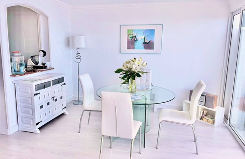 Los Realejos Apartment | Vacation 'Exclusive Views On Top Of The Ocean' with Sea View, Private Terrace and Wi-Fi