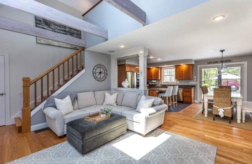 Northwest Harwich House | Vacation Getaway- Salt Water Pool, Firepit, Outdoor Bar/Kitchen.