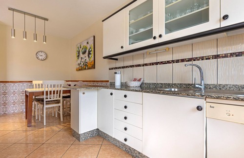 Bahia Calma Apartment | Vacation 'Gran Canaria' with Shared Pool, Wi-Fi and Air Conditioning