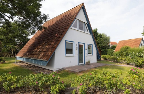 Dorumer Neufeld House | Vacation home Meyer. Charming and with a wood-burning stove.