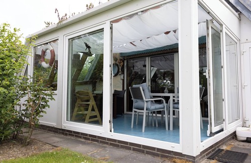 Dorumer Neufeld House | Vacation home Fuchsbau. Peaceful and close to the beach.