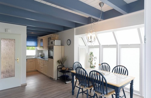 Dorumer Neufeld House | Vacation home Tegeler Plate 4, charming and close to the beach.