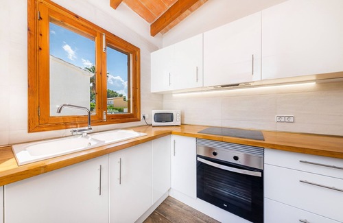 Urbanizacion Mont Ferrutx House | Vacation Home Villa Rosers with Pool, Wi-Fi, A/C & Terrace