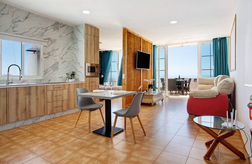 Puerto del Rosario House | Vacation Home 'Apartamento Olas y Mar' with Sea View, Private Terrace and Wi-Fi