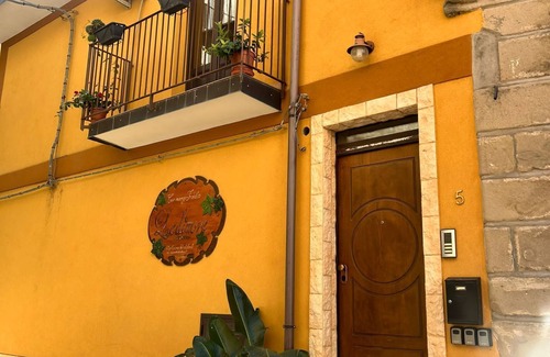 Motta Camastra Apartment | Vacation home " Antico Borgo a passi dalle Gole Alcantara" apartment NOCE