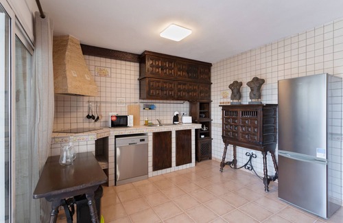 Playa de Arinaga Apartment | Vacation Home 'Apartamento Fani N1' with Private Terrace, Wi-Fi and Air Conditioning