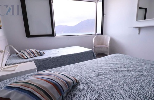 Caleta de Famara Apartment | Vacation Home 'Apto Olas 3 Alto' with Sea View & Wi-Fi