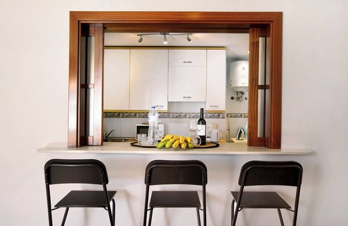 Los Cristianos Apartment | Vacation Home 'Ático Los Seres' with Sea View, Private Terrace and Wi-Fi