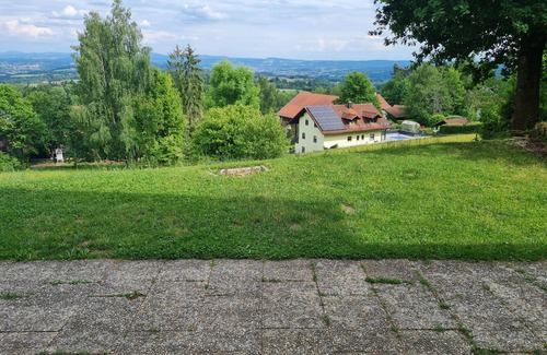Windorf House | Vacation home/Bavaria/Bavarian forest conquest/recreation. .with garden fence