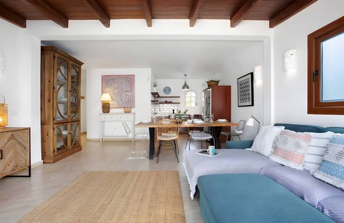 Corralejo House | Vacation Home 'Belle' with Sea View, Shared Pool and Private Terrace