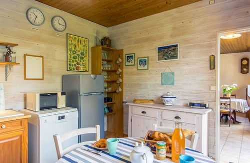 Locquirec House | Vacation home Bleue by Interhome