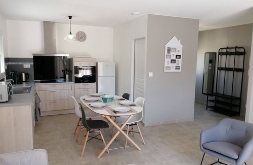 Meynes House | Vacation home booked from Sunday to Sunday in high season